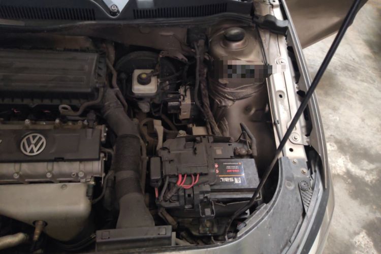 Used Volkswagen Bora 2014 1.6L Manual Comfort Model Engine Bay Left
