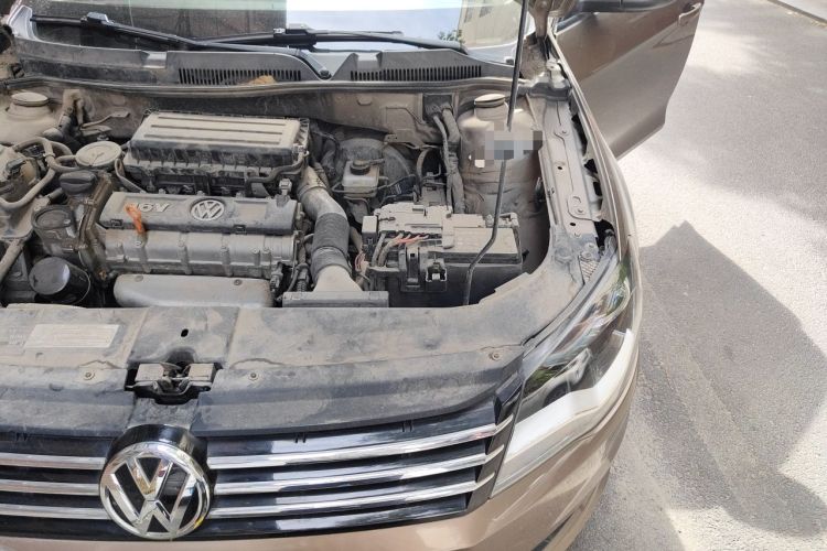Used Volkswagen Bora 2014 1.6L Automatic Fashion Model Engine Bay Left