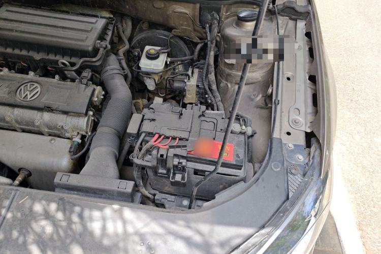 Used Volkswagen Bora 2014 1.6L Manual Comfort Model Engine Bay Left
