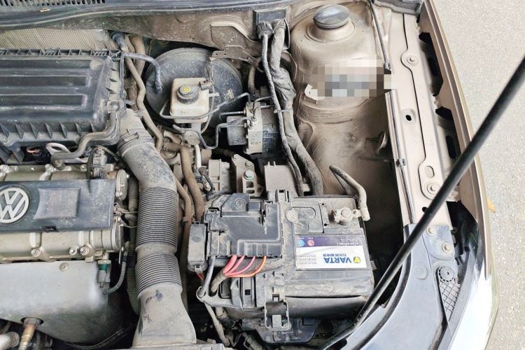 Used Volkswagen Bora 2014 1.6L Automatic Comfort Model Engine Bay Left
