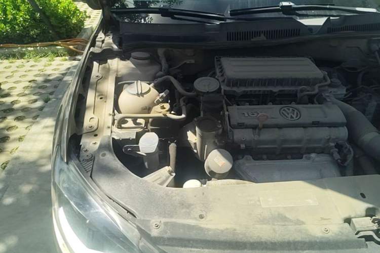Used Volkswagen Bora 2014 1.6L Manual Comfort Model Engine Bay Right
