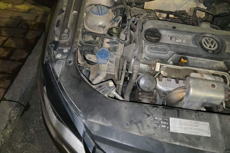 Used Volkswagen Bora 2014 1.4TSI Automatic Comfort Model Engine Bay Right