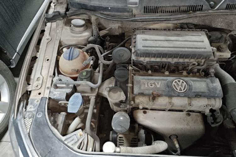 Used Volkswagen Bora 2014 1.6L Automatic Comfort Model Engine Bay Right