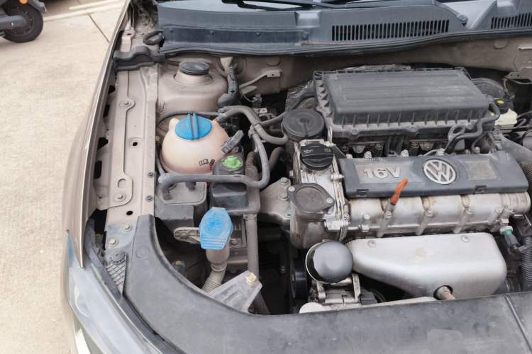 Used Volkswagen Bora 2014 1.6L Automatic Comfort Model Engine Bay Right