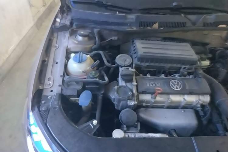 Used Volkswagen Bora 2014 1.6L Automatic Fashion Model Engine Bay Right