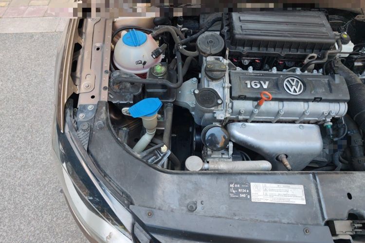Used Volkswagen Bora 2014 1.6L Automatic Comfort Model Engine Bay Right