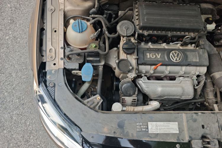 Used Volkswagen Bora 2014 1.6L Automatic Comfort Model Engine Bay Right