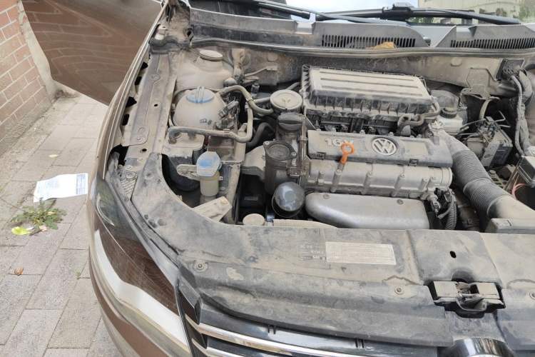 Used Volkswagen Bora 2014 1.6L Automatic Fashion Model Engine Bay Right