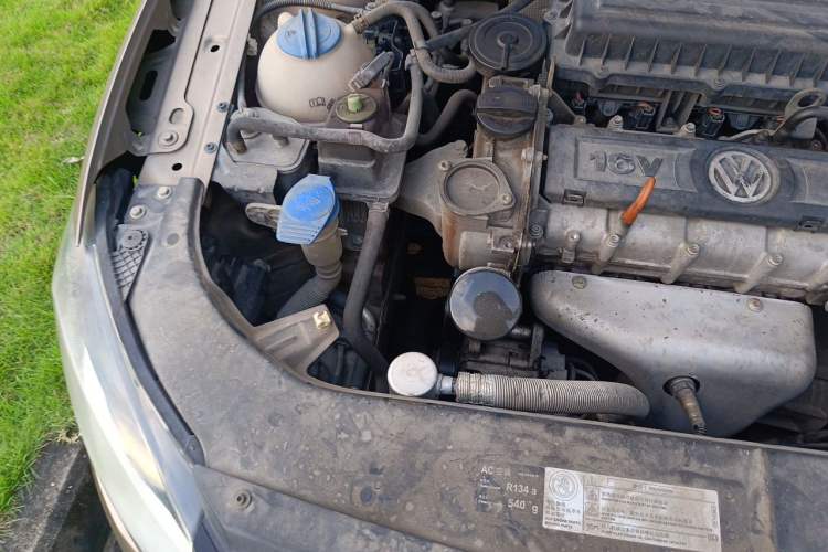Used Volkswagen Bora 2014 1.6L Automatic Comfort Model Engine Bay Right