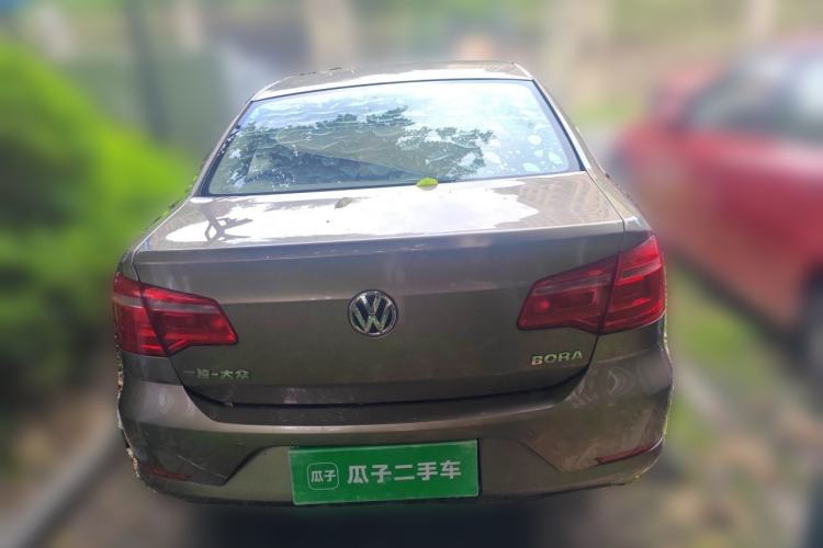Used Volkswagen Bora 2014 1.6L Automatic Fashion Model Exterior 4