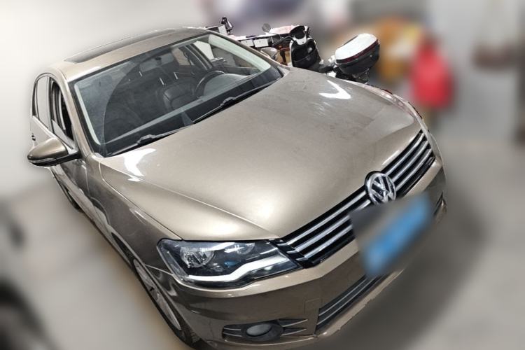 Used Volkswagen Bora 2014 1.6L Automatic Comfort Model Front Right 45 Deg