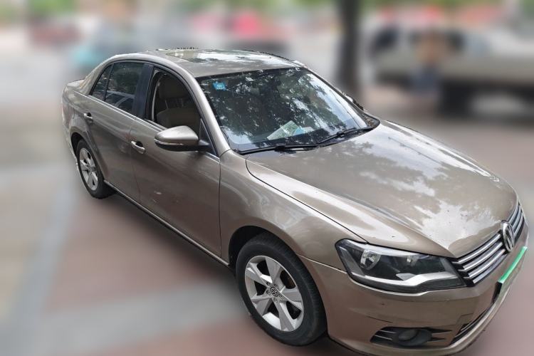 Used Volkswagen Bora 2014 1.6L Automatic Comfort Model Front Right 45 Deg