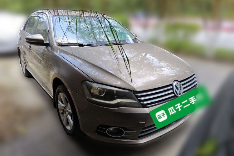 Used Volkswagen Bora 2014 1.6L Manual Comfort Model Front Right 45 Deg