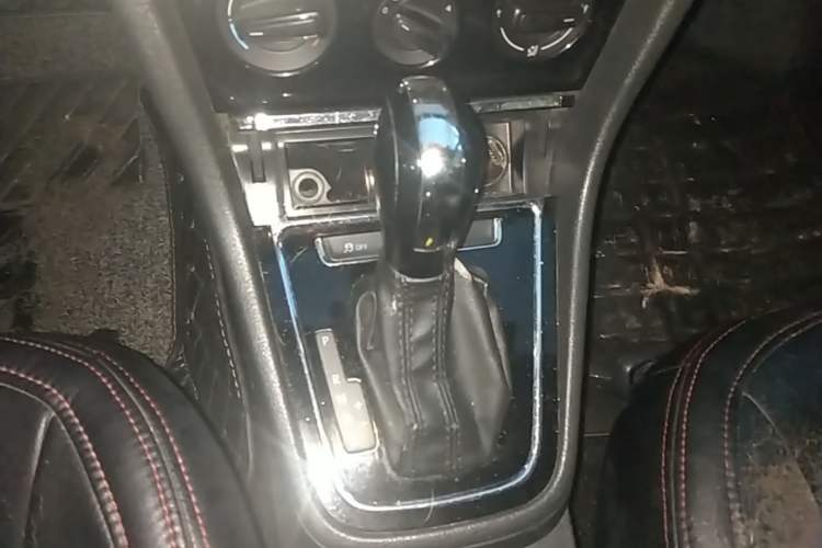 Used Volkswagen Bora 2014 1.6L Automatic Fashion Model Gear Lever