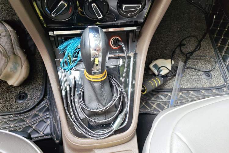 Used Volkswagen Bora 2014 1.6L Automatic Comfort Model Gear Lever