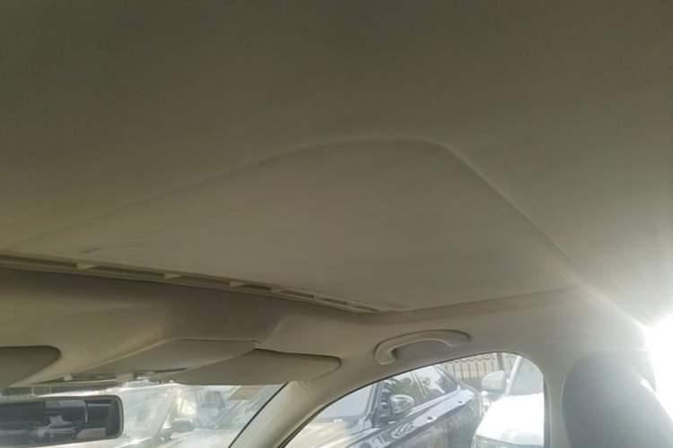 Used Volkswagen Bora 2014 1.6L Manual Comfort Model Headliner