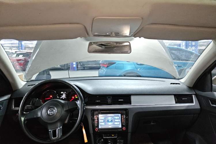 Used Volkswagen Bora 2014 1.6L Automatic Comfort Model Headliner