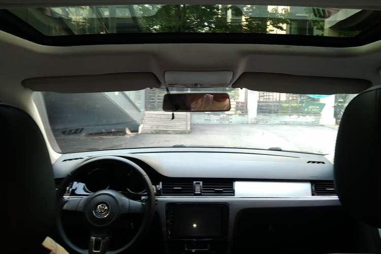 Used Volkswagen Bora 2014 1.6L Automatic Comfort Model Headliner