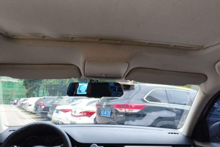 Used Volkswagen Bora 2014 1.6L Automatic Comfort Model Headliner