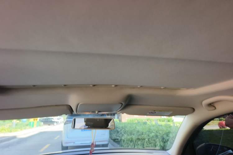 Used Volkswagen Bora 2014 1.6L Manual Comfort Model Headliner