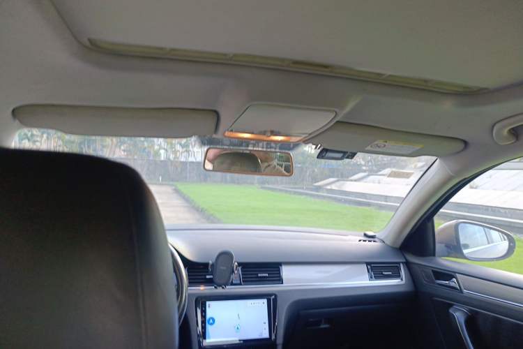 Used Volkswagen Bora 2014 1.6L Automatic Comfort Model Headliner