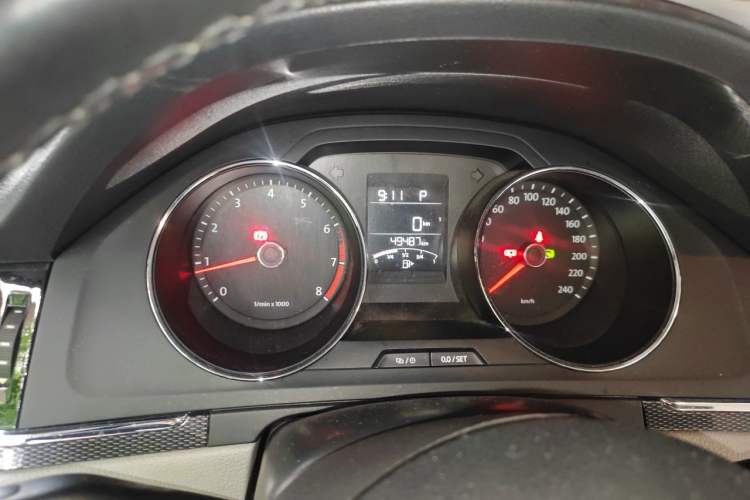 Used Volkswagen Bora 2014 1.6L Automatic Fashion Model Instrument Cluster