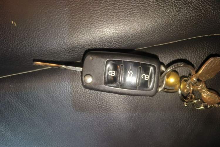 Used Volkswagen Bora 2014 1.6L Automatic Comfort Model Interior 1
