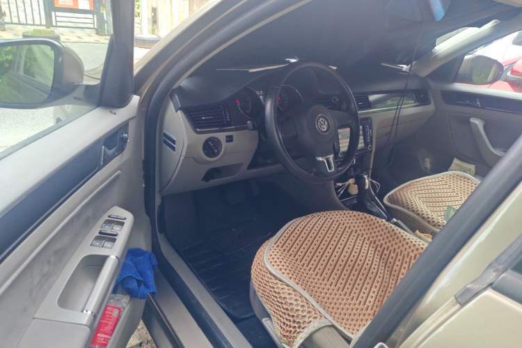 Used Volkswagen Bora 2014 1.6L Automatic Fashion Model Interior 3