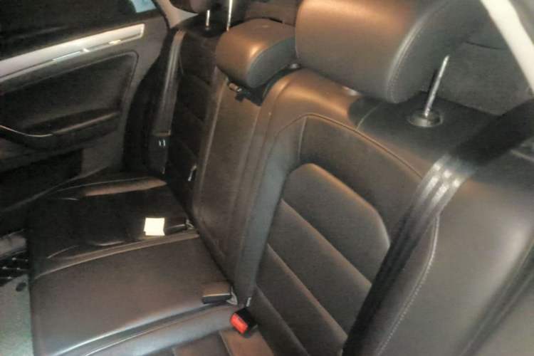 Used Volkswagen Bora 2014 1.6L Automatic Comfort Model Interior 4