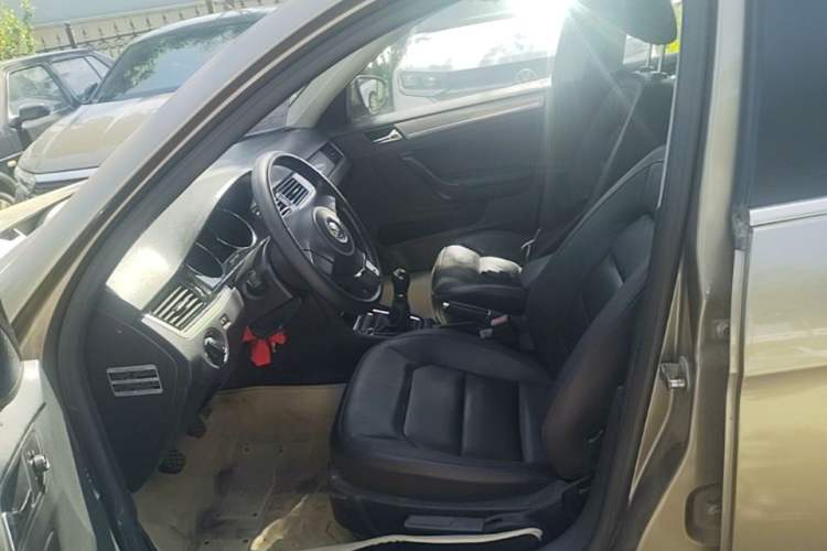 Used Volkswagen Bora 2014 1.6L Manual Comfort Model Left Front Seat