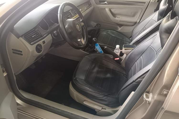Used Volkswagen Bora 2014 1.6L Manual Fashion Edition Left Front Seat