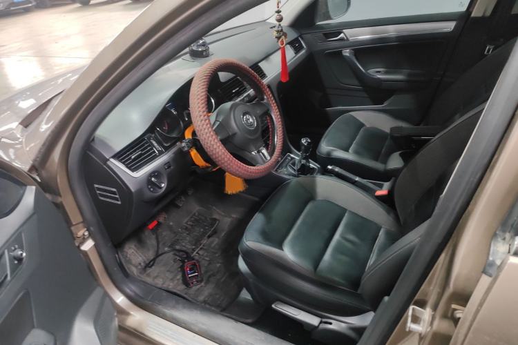 Used Volkswagen Bora 2014 1.6L Manual Comfort Model Left Front Seat