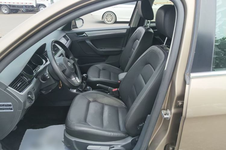Used Volkswagen Bora 2014 1.6L Manual Comfort Model Left Front Seat