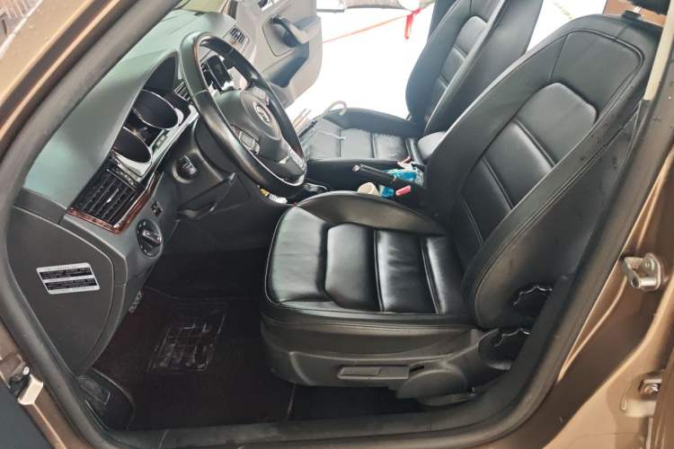 Used Volkswagen Bora 2014 1.6L Automatic Luxury Model Left Front Seat