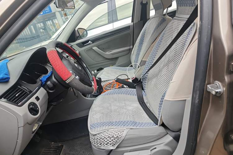 Used Volkswagen Bora 2014 1.6L Manual Fashion Edition Left Front Seat