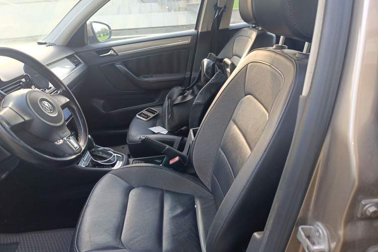Used Volkswagen Bora 2014 1.6L Automatic Comfort Model Left Front Seat