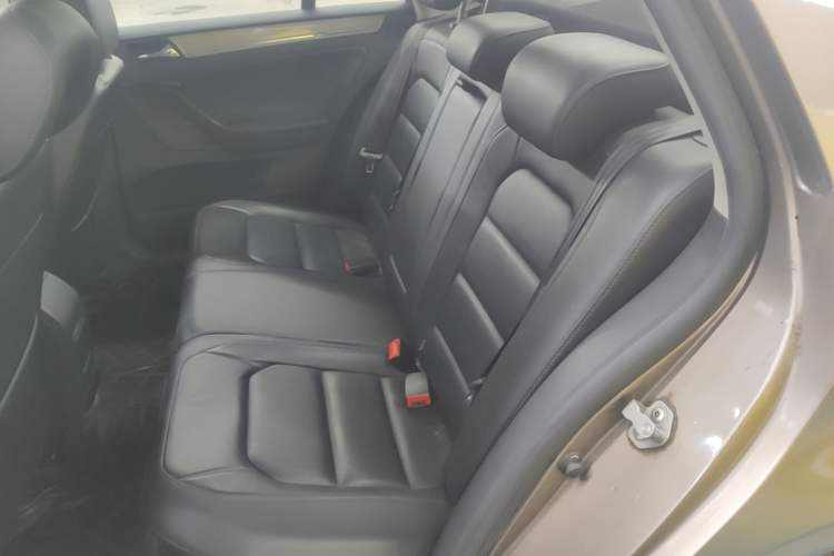 Used Volkswagen Bora 2014 1.6L Automatic Comfort Model Left Rear Seat
