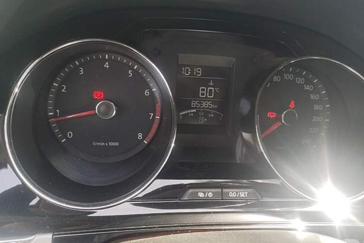 Used Volkswagen Bora 2014 1.6L Manual Comfort Model Odometer Close Up