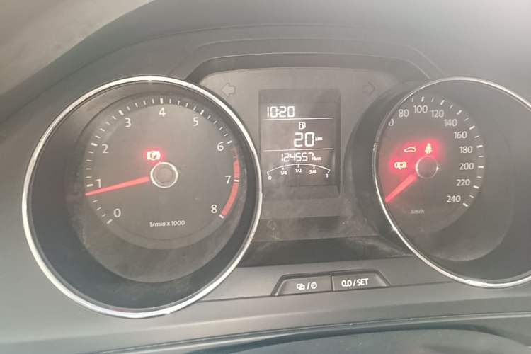 Used Volkswagen Bora 2014 1.6L Manual Fashion Edition Odometer Close Up