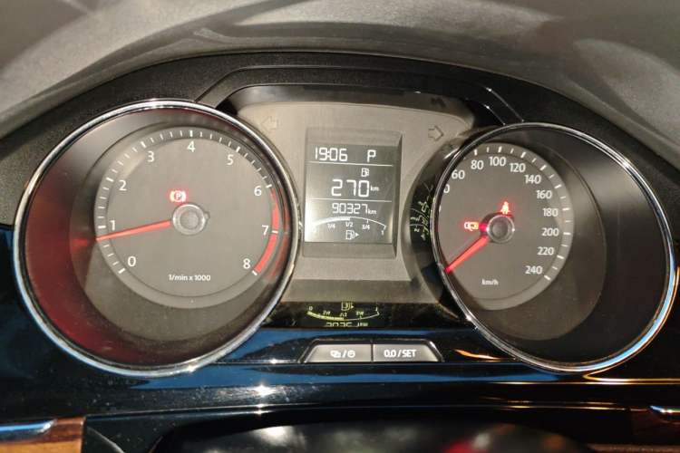 Used Volkswagen Bora 2014 1.6L Automatic Luxury Model Odometer Close Up