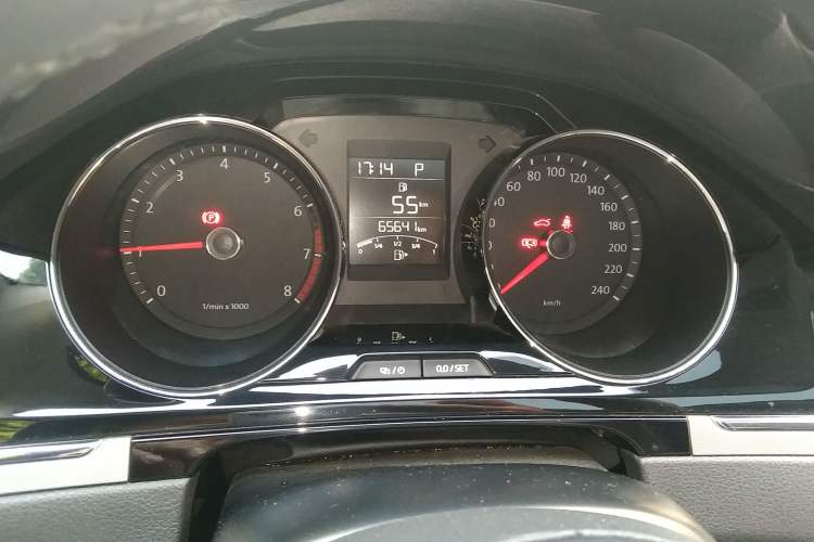 Used Volkswagen Bora 2014 1.6L Automatic Comfort Model Odometer Close Up