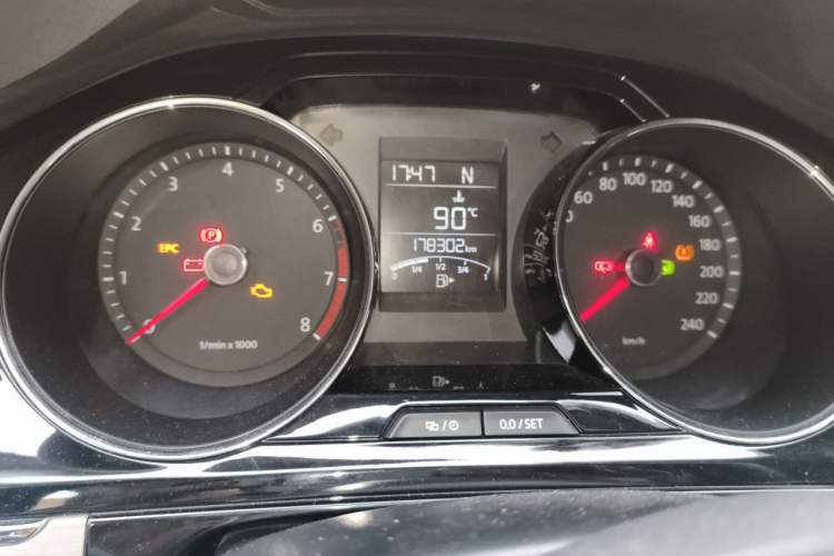 Used Volkswagen Bora 2014 1.6L Automatic Comfort Model Odometer Close Up