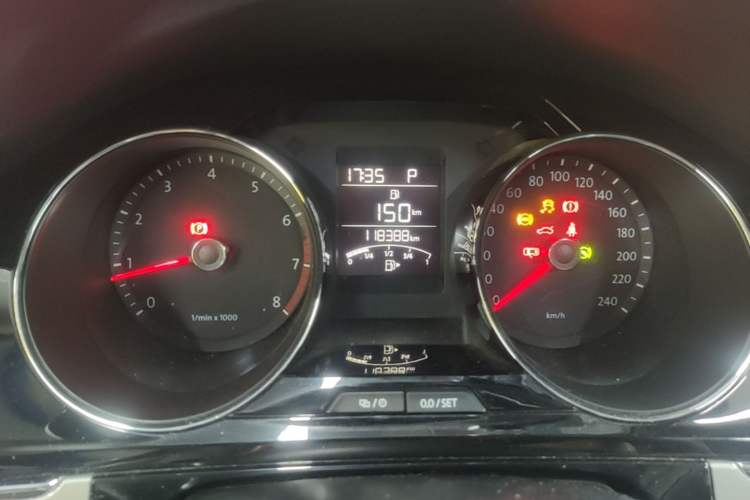Used Volkswagen Bora 2014 1.6L Automatic Comfort Model Odometer Close Up