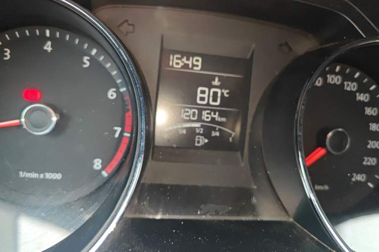 Used Volkswagen Bora 2014 1.6L Manual Fashion Edition Odometer Close Up