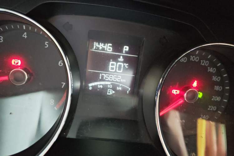 Used Volkswagen Bora 2014 1.6L Automatic Fashion Model Odometer Close Up