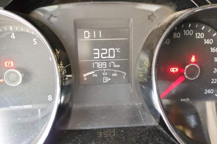 Used Volkswagen Bora 2014 1.6L Manual Comfort Model Odometer Close Up