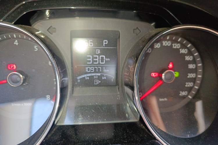 Used Volkswagen Bora 2014 1.6L Automatic Comfort Model Odometer Close Up