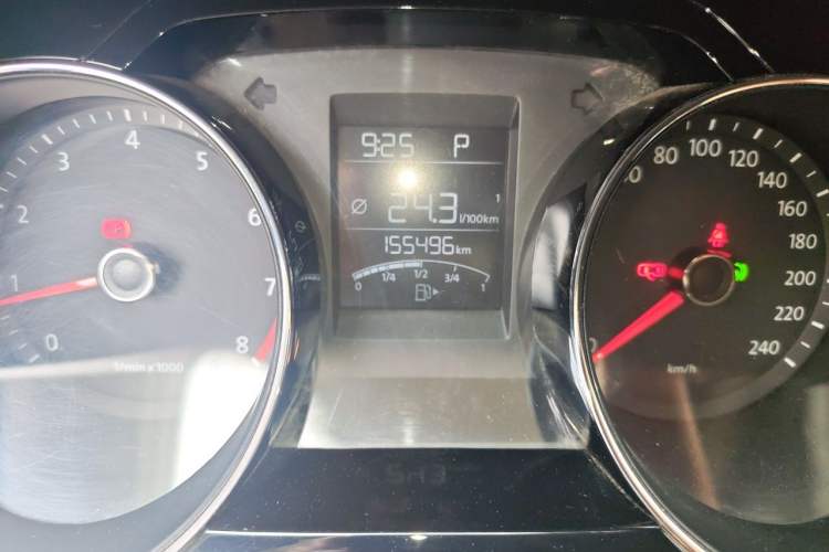 Used Volkswagen Bora 2014 1.6L Automatic Comfort Model Odometer Close Up
