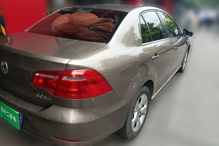 Used Volkswagen Bora 2014 1.6L Manual Comfort Model Rear Right 45 Deg