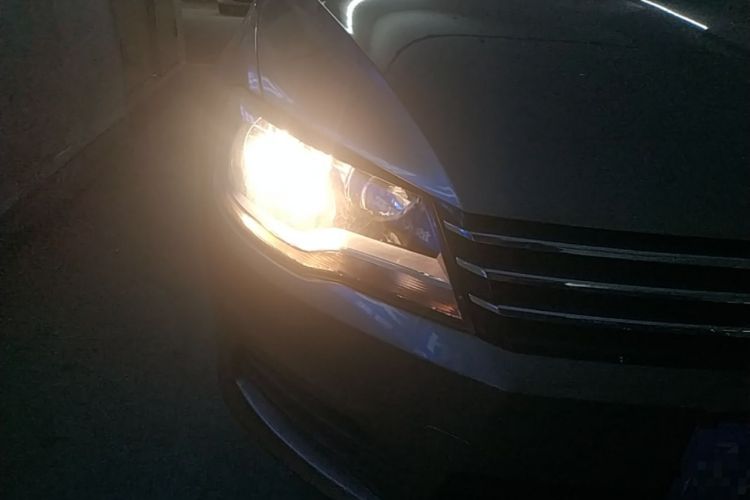 Used Volkswagen Bora 2014 1.6L Automatic Fashion Model Right Front Headlight